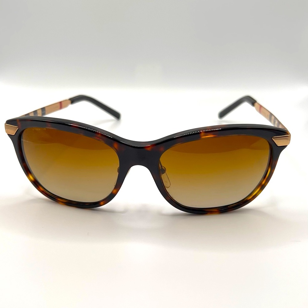Like New Women’s Tortoise Burberry Sunglasses